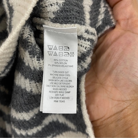 Yes Lola Zebra Print Sweater  Crewneck Size: S - Picture 7 of 7